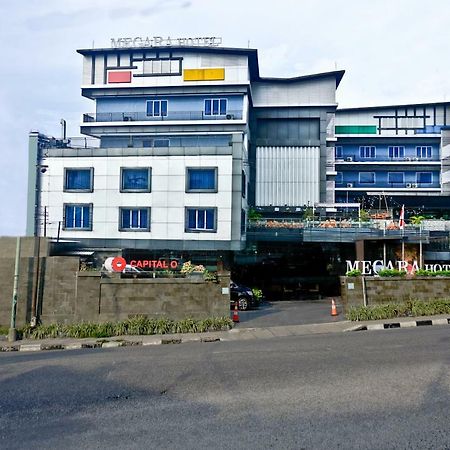 Capital O 847 Megara Hotel Pekanbaru Exterior photo